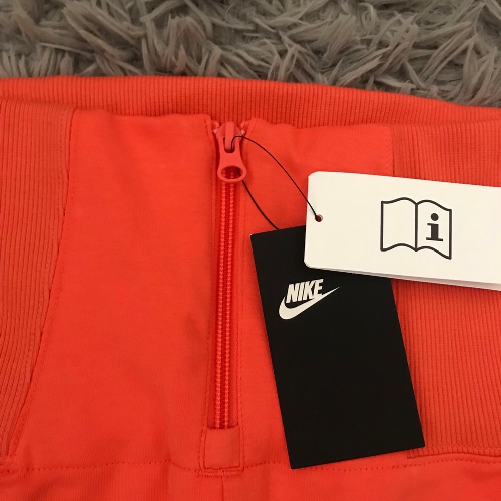 Nike Women’s Leggings - Picture 5 of 6